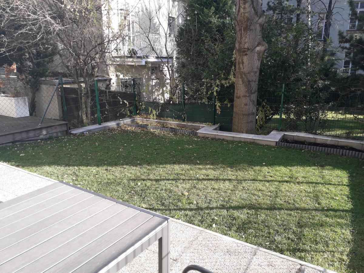 Cosy Flat In The Quiet Area With Own Garden, Free Parking And Direct Public Transport Link To The Centre Apartment Viena Exterior foto